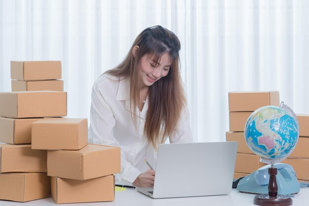 揭秘：如何快速查找跟卖者店铺信息并分析其弱点？跨境市场与运营